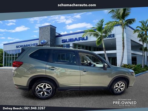 Used 2020 Subaru Forester Premium AWD/4WD image 8