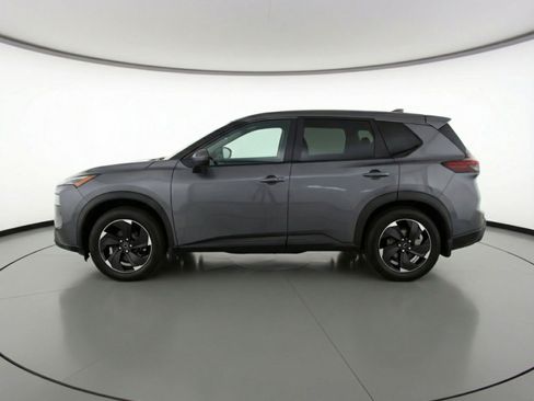Used 2025 Nissan Rogue SV image 5