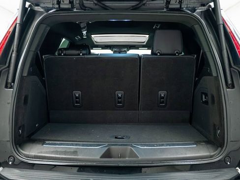 Used 2022 Cadillac Escalade Premium Luxury image 24