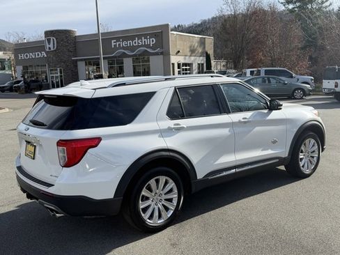 Used 2023 Ford Explorer King Ranch w/ Technology Package image 5