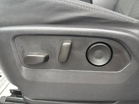 Used 2023 Chevrolet Silverado 1500 LT image 17