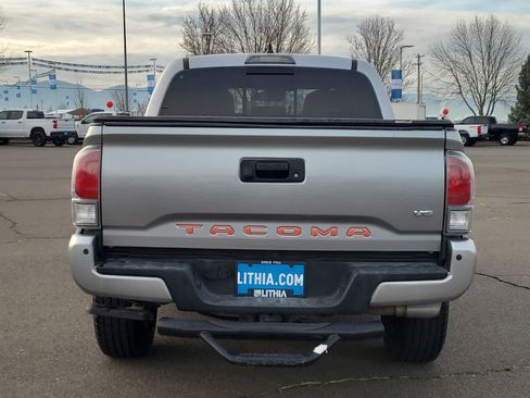 Used 2022 Toyota Tacoma TRD Sport image 13