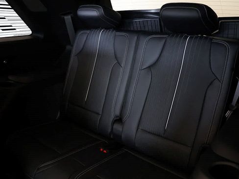 Used 2026 Cadillac Vistiq Sport w/ LPO, Floor Liner Package AWD/4WD image 8