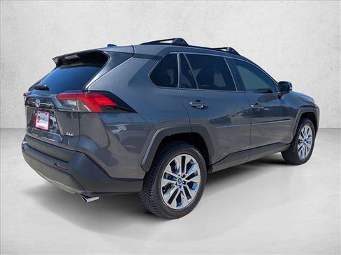 Certified 2020 Toyota RAV4 XLE Premium FWD image 5