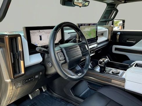 Used 2024 GMC Hummer EV 2X w/ LPO, Illumination Package AWD/4WD image 19