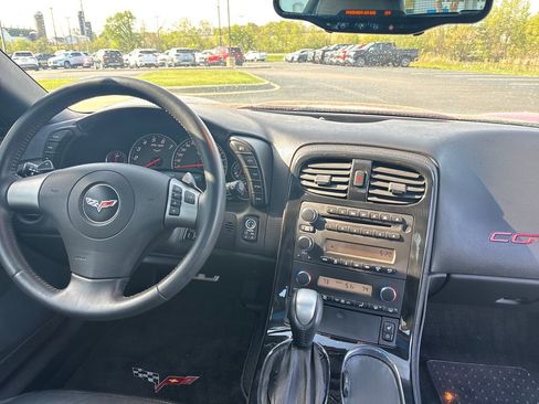 Used 2008 Chevrolet Corvette Coupe w/ Preferred Equipment Group RWD image 11