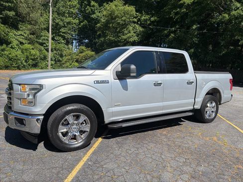 Used 2017 Ford F150 XLT w/ Equipment Group 301A Mid RWD image 2
