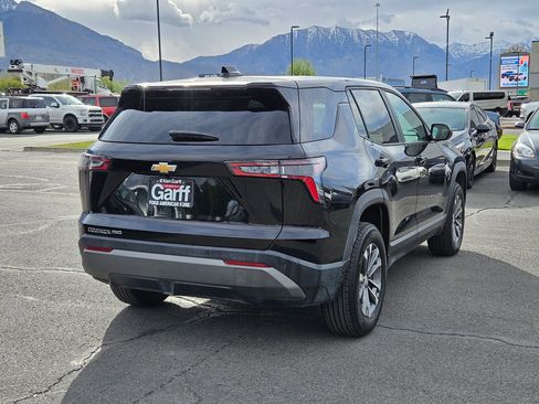 Used 2026 Chevrolet Equinox LT AWD/4WD image 3