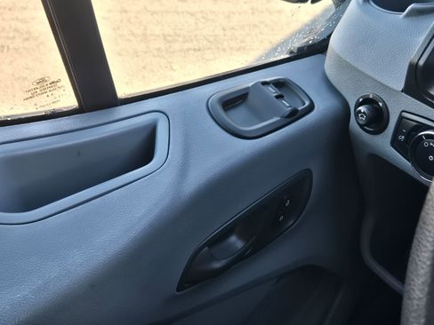 Used 2019 Ford Transit 350 XLT image 17