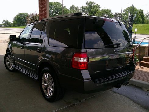 Used 2017 Ford Expedition Limited AWD/4WD image 7
