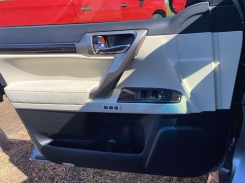 Used 2021 Lexus GX 460 Premium image 19