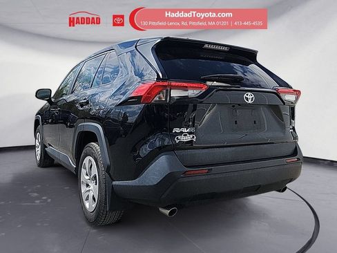 Used 2022 Toyota RAV4 LE AWD/4WD image 3