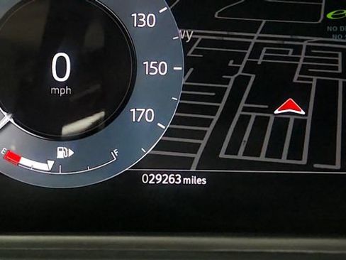 Used 2024 Land Rover Range Rover Velar Dynamic SE AWD/4WD image 57