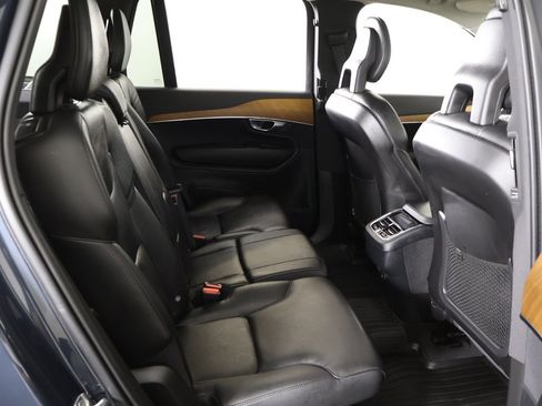 Used 2021 Volvo XC90 T6 Momentum w/ Climate Package image 40