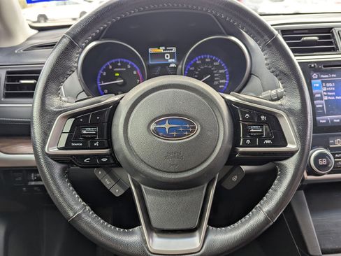 Used 2018 Subaru Outback 2.5i Touring w/ Popular Package #3 image 17