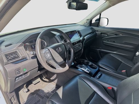 Certified 2018 Honda Pilot Touring image 9