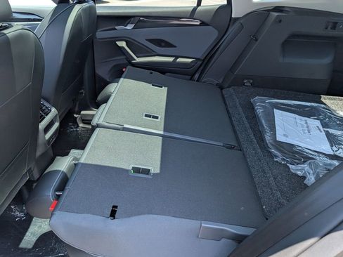 New 2025 Volkswagen Tiguan SE image 20