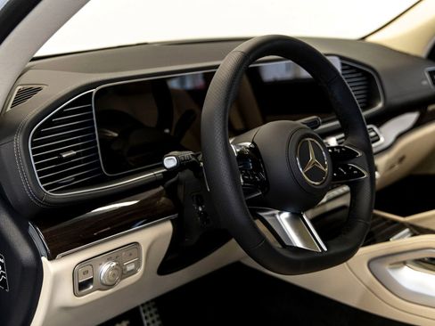 Used 2026 Mercedes-Benz GLS 450 4MATIC image 16