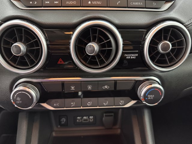 Used 2024 Nissan Sentra SV FWD image 18
