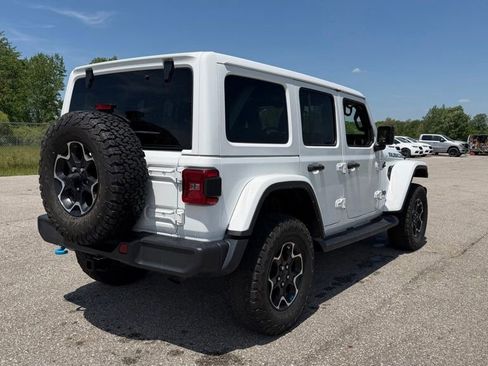 Used 2022 Jeep Wrangler Unlimited Rubicon 4xe AWD/4WD image 8