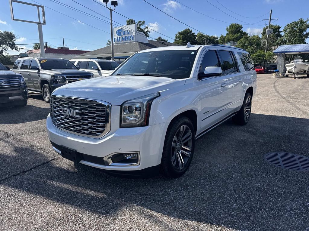 Used 2019 GMC Yukon XL Denali w/ Denali Ultimate Package RWD image 3
