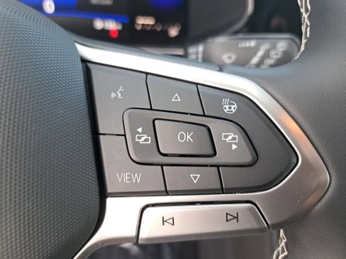 Certified 2022 Volkswagen Taos S w/ IQ Drive S Package image 17