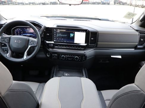 Used 2025 Chevrolet Silverado 2500 ZR2 w/ Technology Package AWD/4WD image 19
