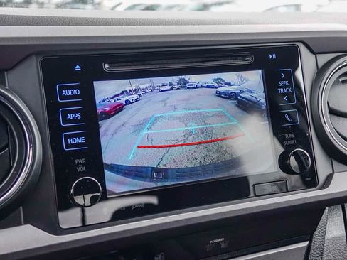 Used 2017 Toyota Tacoma TRD Off-Road w/ Tow Package image 23