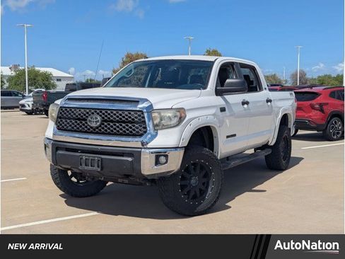 Used 2018 Toyota Tundra SR5 w/ SR5 Upgrade Package image 1