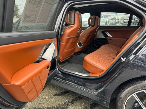 Used 2023 BMW 760i xDrive image 15