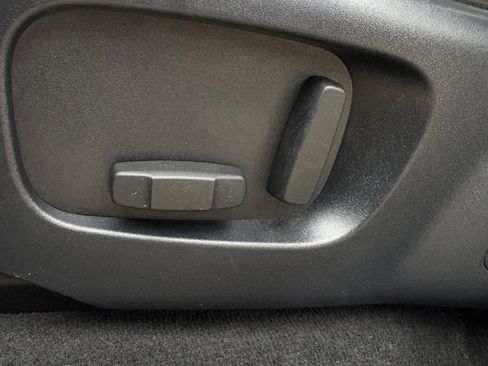 Used 2018 Land Rover Range Rover Velar S image 28