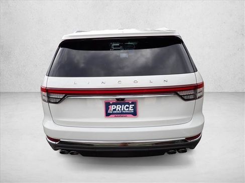 Used 2023 Lincoln Aviator Reserve w/ Equipment Group 201A AWD/4WD image 3