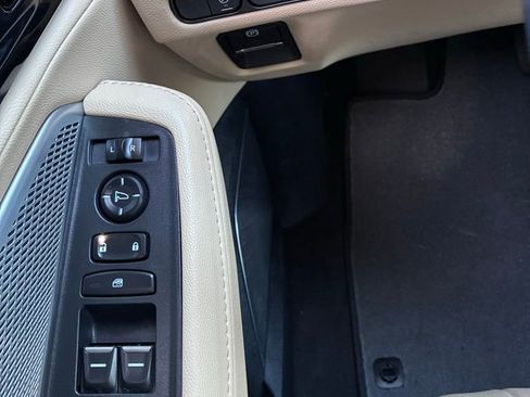 Used 2023 Acura MDX SH-AWD image 28