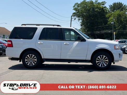 Used 2017 Ford Expedition XLT AWD/4WD image 4
