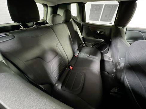 Used 2022 Jeep Renegade Latitude image 25