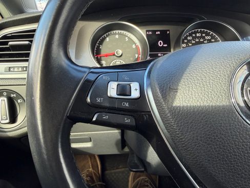 Used 2017 Volkswagen Golf Alltrack S image 12