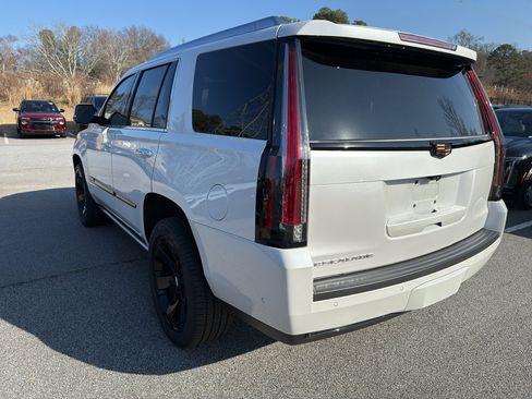 Used 2020 Cadillac Escalade Premium Luxury image 7
