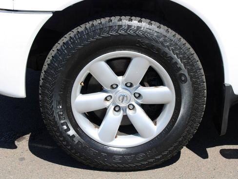 Used 2012 Nissan Titan SV w/ SV Value Truck Pkg RWD image 16