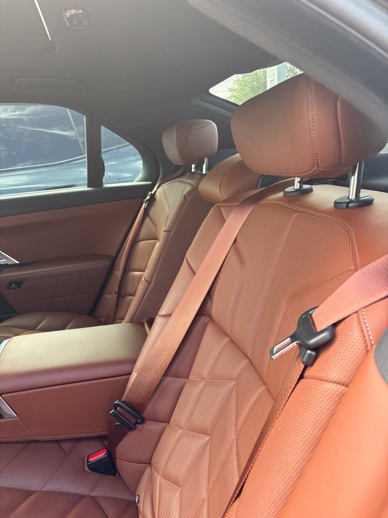Certified 2024 BMW 740i RWD image 7