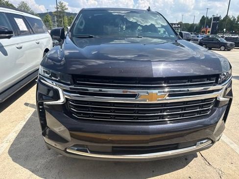 Used 2023 Chevrolet Suburban LT RWD image 5