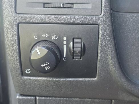 Used 2009 Dodge Challenger R/T RWD image 16