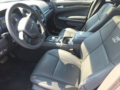 Used 2022 Chrysler 300 S w/ Comfort Group RWD image 12