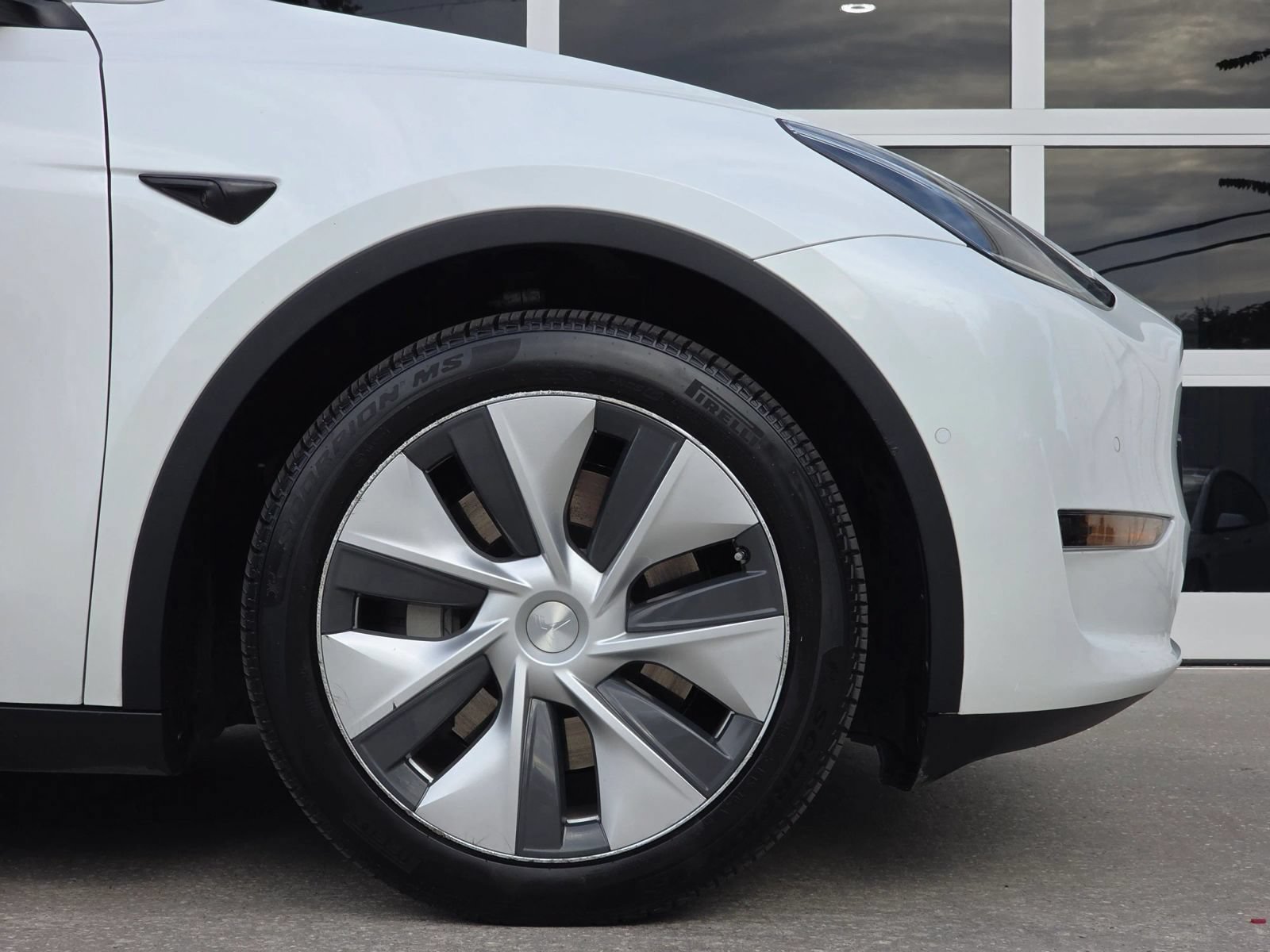 Used 2022 Tesla Model Y Long Range AWD/4WD image 40