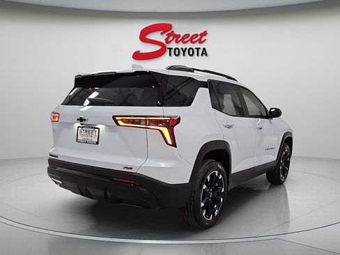 Used 2026 Chevrolet Equinox RS image 3