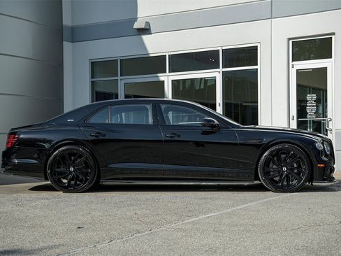 New 2025 Bentley Flying Spur Plug-In Hybrid image 5
