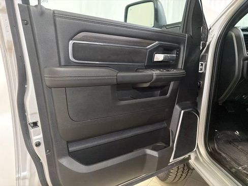 Used 2026 RAM 2500 Laramie AWD/4WD image 10
