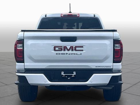 Used 2025 GMC Canyon Denali AWD/4WD image 5