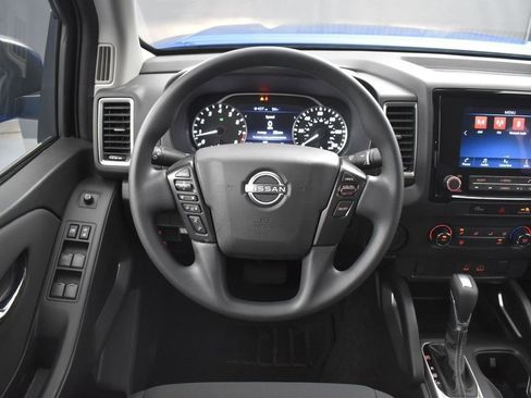 Used 2024 Nissan Frontier SV image 13