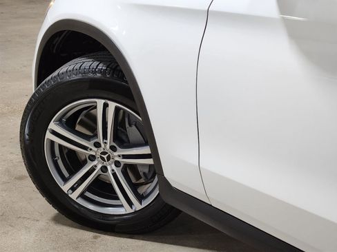 Used 2021 Mercedes-Benz GLC 300 SUV image 23