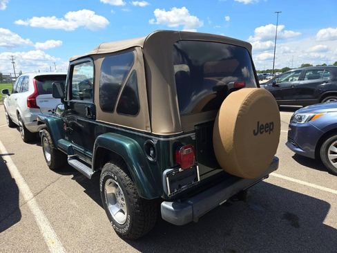 Used 2001 Jeep Wrangler Sahara AWD/4WD image 2